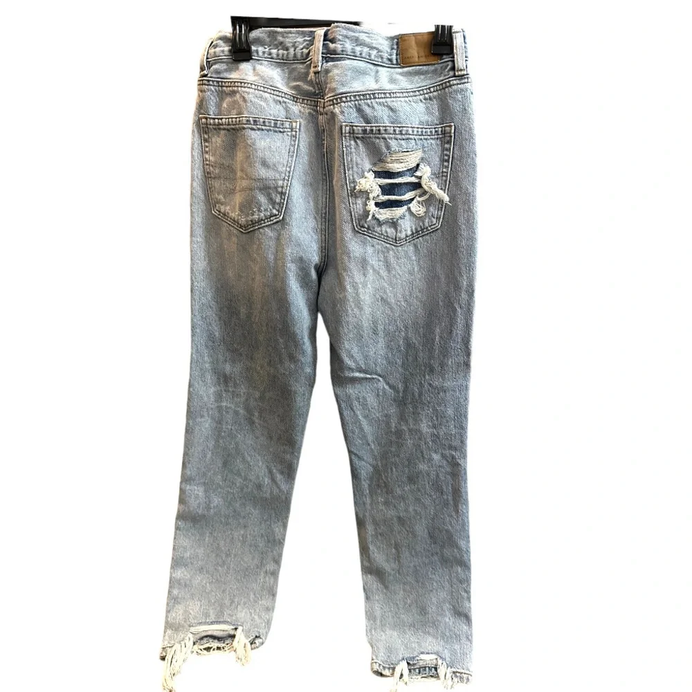 American Eagle High-Waisted Distressed Mom Jeans - Picture 4 of 7